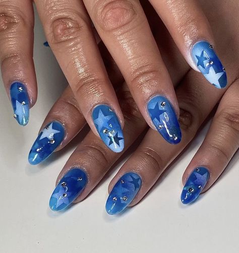 Star Nails Almond, Aura Nails Acrylic, Blue Star Nails, Nails Fourth Of July, Diy Nail Care, Nails Light Blue, Nail Art Almond, Star Nail Designs, Blue And White Nails