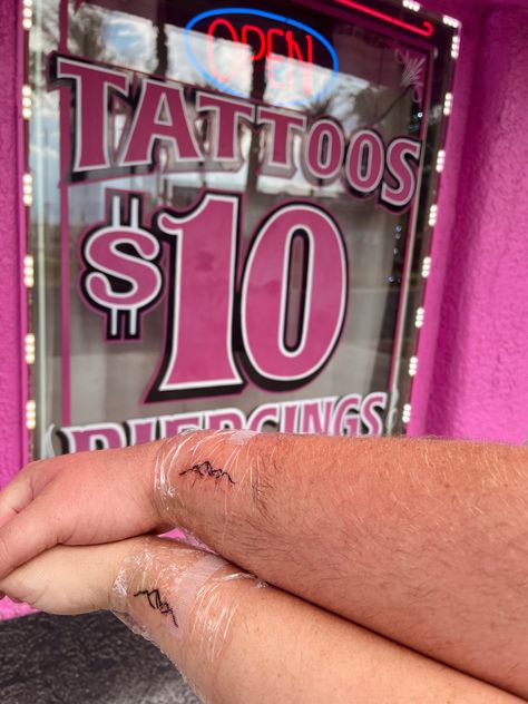 Koolsville $10 tattoo #lasvegas #lasvegasstrip #tattoo Koolsville Tattoos Vegas, 10 Dollar Tattoo Vegas, Koolsville Tattoos $10, Small Vegas Tattoo Ideas, Koolsville Tattoos, Las Vegas Tattoo Ideas, Las Vegas Tattoo, Dollar Tattoo, Pair Tattoos