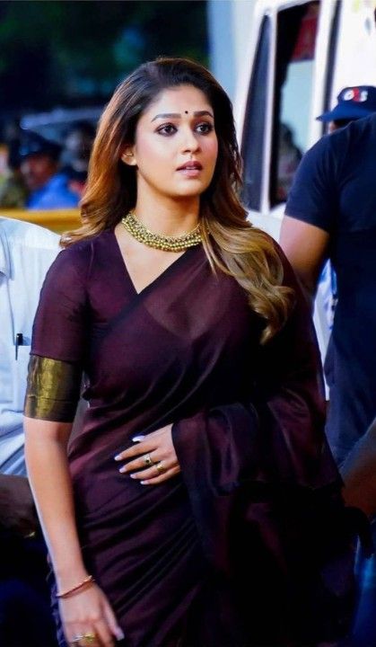 Nayanthara In Saree, Nayanthara Hairstyle, Tamil Actors, Blouse Designs High Neck, Studio 17, Simple Saree Designs, Kerala Saree, Model Top, Anarkali Dress Pattern