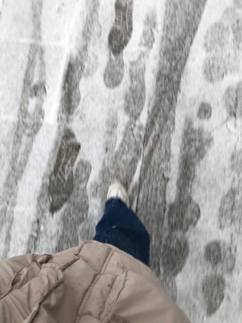 walking in the snow Walking In Winter Aesthetic, Snow Walk Aesthetic, Walking In Snow Aesthetic, Winter Walking Aesthetic, Winter Walks Aesthetic, Winter Workout Aesthetic, Winter Walk Aesthetic, Health Moodboard, Seasonal Blues