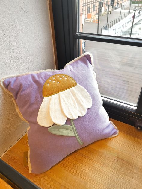 Cosy Room Decor, Flower Pillow Pattern, Room Decor Purple, Violet Pillows, Purple Pillow, Creative Pillows, Purple Linen, Handmade Soft Toys, Cosy Room