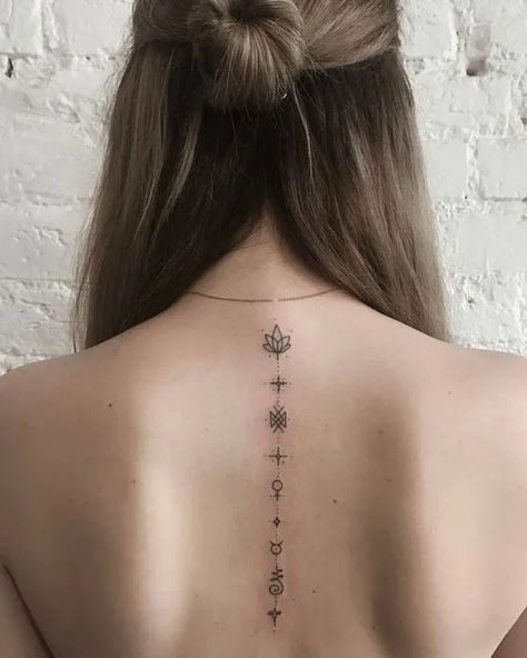 spine tattoo designs ideas Back Tattoo Women Spine, Back Tattoo Ideas, Think Tattoo, Cool Back Tattoos, Girl Back Tattoos, Omerta Tattoo, Spine Tattoos For Women, Geniale Tattoos, Spine Tattoo