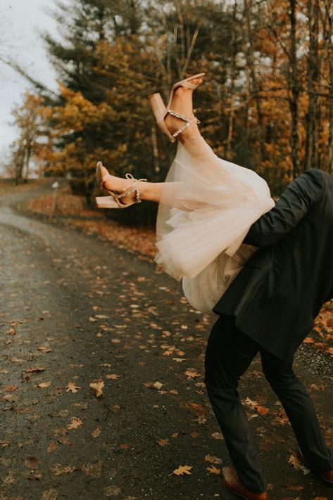 Small Wedding Photography, Barn Wedding Photos, Fall Wedding Photos, Couples Portrait, New England Wedding, Outdoor Wedding Photos, November Wedding, Wedding Fall, Maine Wedding