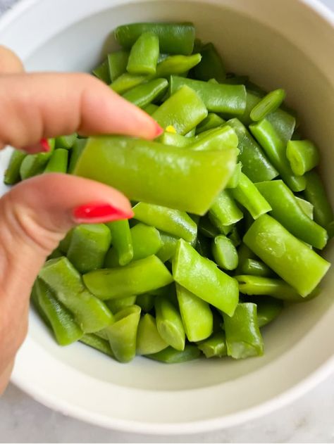 Italian Flat Green Beans Recipe (with Tomatoes and Garlic) Italian Flat Green Beans, Flat Green Bean Recipes, Flat Green Beans, Recipe With Tomatoes, Italian Green Beans, Green Beans Recipe, Green Beans And Tomatoes, Beans Recipe, Green Bean Recipes