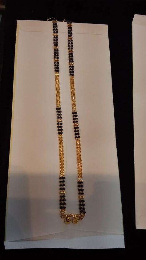 Maharashtrian Long Mangalsutra Designs, Mangalore Style Mangalsutra, Karugamani Chain Designs, Vaati Mangalsutra Design, Karimani Sara Designs, Karimani Chain Designs Long, Maharashtrian Mangalsutra Designs Gold, Mangalsutra Designs Long Indian Bridal, Wedding Mangalsutra Designs