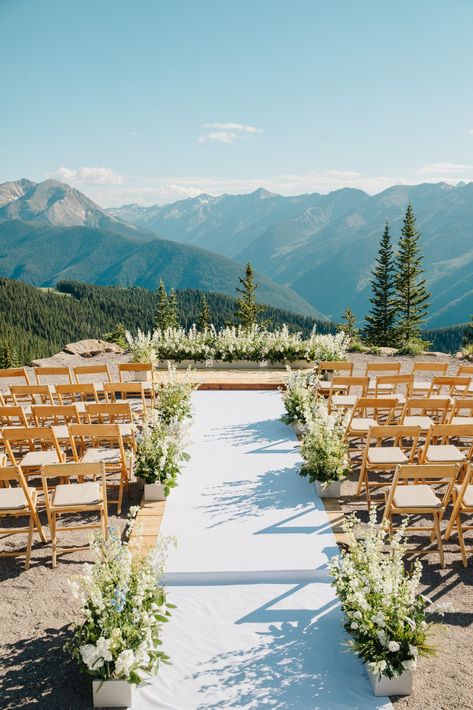 Elegant and Luxe Nuptials in Aspen | Rocky Mountain Bride Weddings In The Mountains, Little Nell Aspen Wedding, Classy Mountain Wedding, Wedding Mountain Theme, Mountain Top Wedding Ceremony, St Regis Aspen, Aspen Colorado Wedding, Muskoka Wedding, Earth Tone Wedding