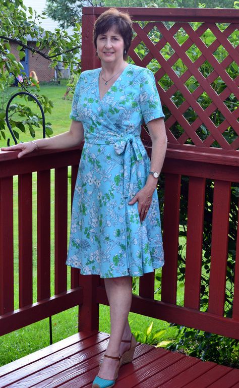 Simplicity Dress Patterns For Women, Wrap Dress Pattern Plus Size, Plus Dresses Casual, Plus Size Dress Patterns Free, Easy Wrap Dress Pattern, Plus Size Dress Patterns, Simplicity Dress Patterns, Plus Size Dress Pattern, Dresses Women Over 50