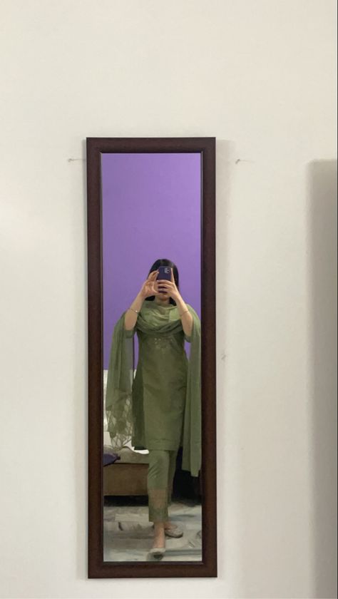 Mirror Selfie In Suit, Suit Mirror Selfie, Girl Asthetics, Simple Indian Suits, Bitmoji Ideas, Eid Looks, Blur Photography, Best Snapchat, Video Making