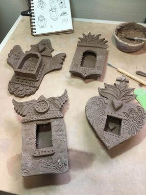 Shrines Box Diy, Ceramic Wall Pockets Ideas, Folk Art Pottery, Art Lesson Kids, Clay Shrine, Whimsy Bedroom, Roadside Shrine, Diy Eclectic, Clay Impressions