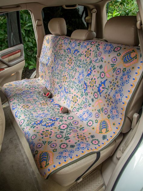 Boho Car Accessories, Car Interior Diy, Hippie Car, Car Deco, Cool Car Accessories, Girly Car, Cute Car Accessories, Back Seat Covers, Car Interior Decor