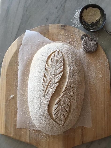 French Bread Scoring Patterns, Bread Scoring Ideas, Sourdough Bread Art, Sourdough Bread Scoring Patterns, Sourdough Bread Designs, Sourdough Scoring Patterns, Scoring Sourdough Bread, Cuisinart Bread Maker, Sourdough Bread Scoring