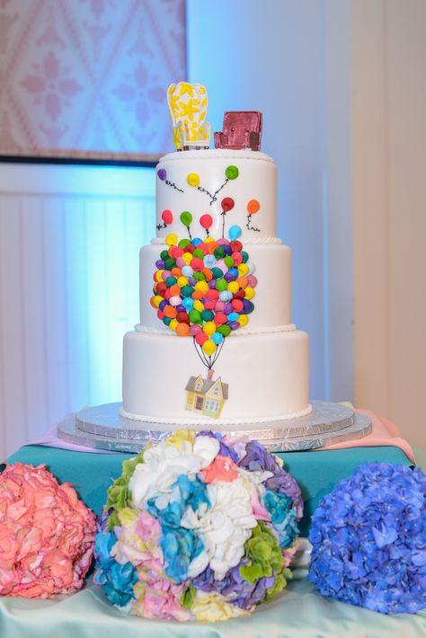 A whimsical Up inspired wedding cake Up Themed Wedding, Disney Up Wedding, Cakes Disney, Disney Wedding Cake, Disney Inspired Wedding, Disney Wedding Theme, Disney Up, Themed Wedding Cakes, Amazing Wedding Cakes