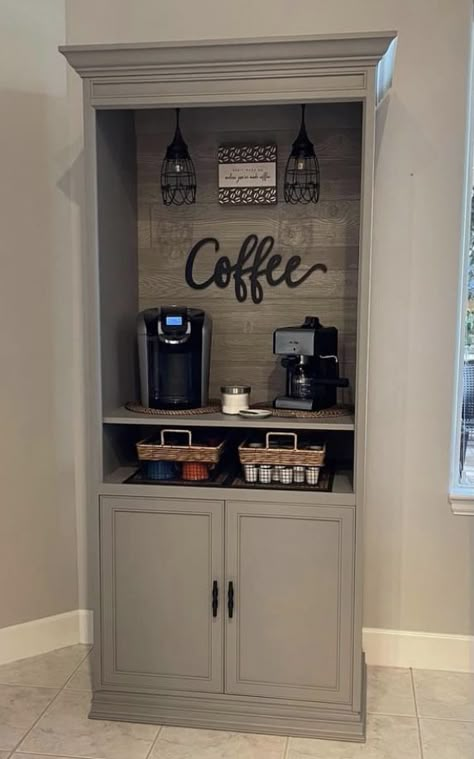 Coffee Vibes Aesthetic, Coffee Bar In Kitchen, Kaffe Station, Bar In Kitchen, Coffee Bar Ideas Kitchen Counter, Coffee Station Kitchen, Coffee Area, Coffee Bar Station, Coffee Bar Ideas