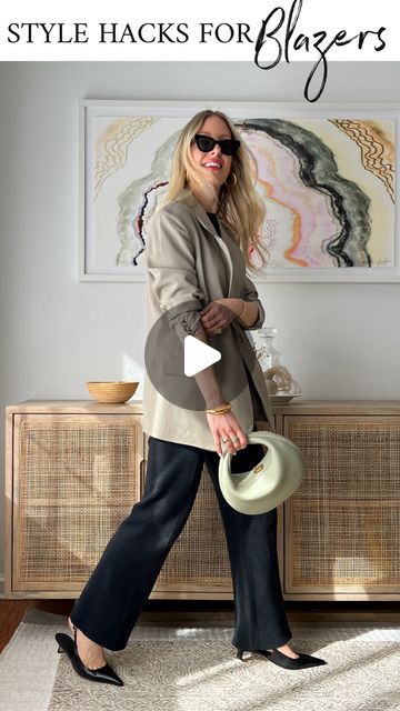 Liz Teich on Instagram: "Blazer hacks for you 👊🏻

Now that we’ve been talking so much about blazers lately, here’s how to make blazers work that are too long in the sleeve or you just want to keep the sleeve pushed—no tailor or uncomfortable rubberband required. 

I’ve shared these tips a few years ago, but there have been so many new faces, I’ve gotten much better at reels 😆, so I wanted to share this again.
 
This is what us stylists do on photoshoots that have a lot of movement (look for an industrial 🧷, not those cheap flimsy ones!). 

The rubberband trick we only use in a quick pinch / when photoshop can be done because it’s not comfy and it often shows. You can also keep the pin in all day/multiple wears and you’re good to go!

✨SAVE to remember, SHARE if you think someone needs New Face, Style Mistakes, Thinking Of You, Photoshop, My Style, How To Wear