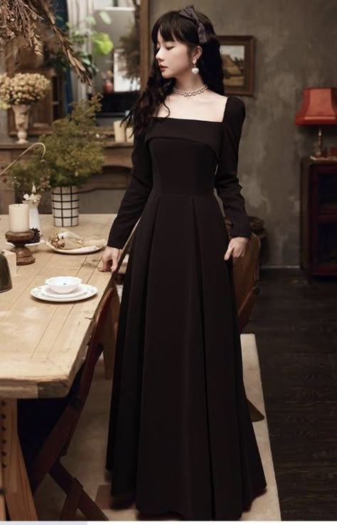 Korean Frock Design Aesthetic, Old Money Dresses Prom, Black Dress Classy Elegant Long Formal, Victorian Style Dresses Modern, Dark Princesscore Outfits, Black Dress Outfit Classy Elegant Formal, Gothic Cottagecore Aesthetic Outfits, Western Frock Design, Dresses For Short People