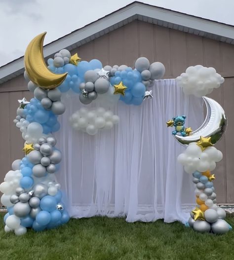 Moon And Stars Balloon Backdrop, Sweet Dreams Bid Day, Over The Moon Shower Centerpieces, Solar System Baby Shower Ideas, Over The Moon Balloon Arch, Star Theme Baby Shower Ideas, Moon Stars Baby Shower Ideas, Twinkle Little Star Baby Shower Ideas Boy, Moon And Star Baby Shower Theme