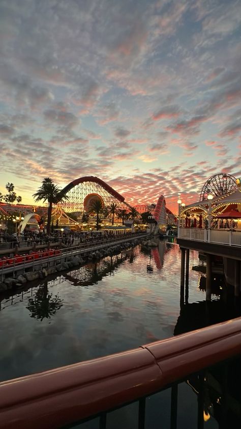 Beautiful Carnival Sunset City Summer Aesthetic, Amusement Park Aesthetic, Carnival Aesthetic, Sky Pics, Sunset Light, Sky Pictures, Night Scenery, Pretty Landscapes, Amusement Parks