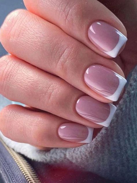 17 Chic French Tip Nail Ideas for Natural Nails Short Fake Nails, Nagel Tips, Fake Nails With Glue, Nail Forms, Stick On Nails, False Nail, Nails Short, French Tip Nails, Nail Supply