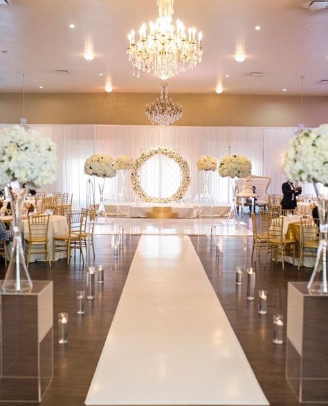 @dallaspalms Wedding Reception Ideas Indoor Simple, Weeding Decoration Inside, Modern Event Space, Texas Wedding Venues, Palm Wedding, Modern Wedding Venue, Indoor Wedding Ceremonies, Elegant Wedding Venues, Dfw Wedding