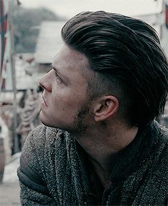 Vikings Hairstyles, Vikings Ivar The Boneless, Vikings Hair, Maze Runner Book, Vikings Ivar, Bangla Status, Vikings Series, Clue Board, History Channel Vikings