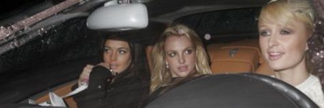 Britney Spears And Paris Hilton, Paris Hilton 2000s, Skin Logo, Character Tropes, Mcbling 2000s, Amanda Bynes, Paparazzi Photos, Lindsay Lohan, Baby Phat