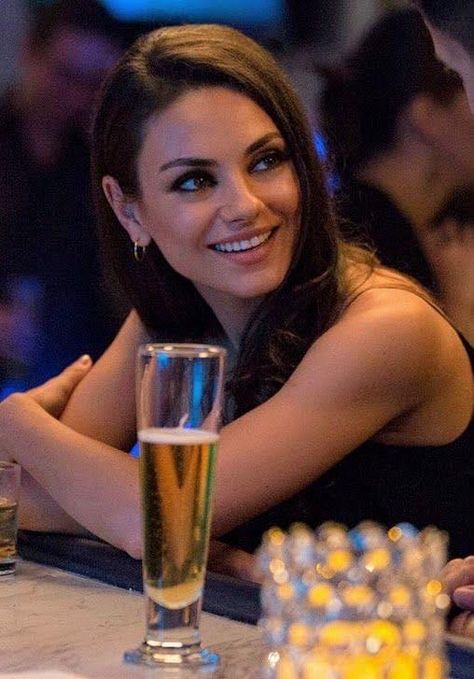 Mila Kunis Bad Moms, Bad Moms Movie, Mila Kunis Movies, Dark Hair Light Eyes, Bad Mom, Bad Moms, The Perfect Girl, Mila Kunis, Light Eyes