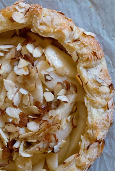 Puff Pastry Pear, Pear In Puff Pastry, Pear Puff Pastry Dessert, Pear Tart Phyllo Dough, Frozen Puff Pastry Recipes, Gallete Recipe, Pear Danish Puff Pastries, Pear Galette Puff Pastry, Pear Almond Tart Puff Pastry