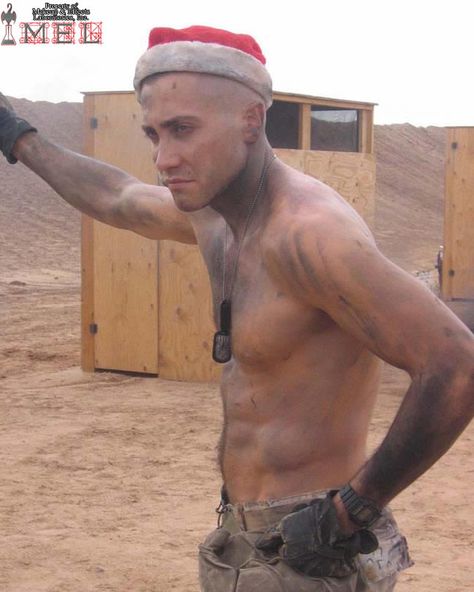 Jake Gyllenhaal in Jarhead <3 <3 hubbbba hubba... Jake Gyllenhaal Shirtless, Mtv Shows, Siesta Key, Jake Gyllenhaal, Reality Tv Shows, Reality Tv, Mtv, Evolution, Behind The Scenes