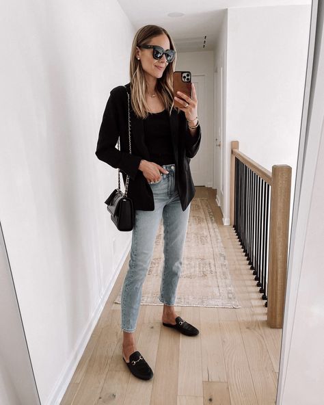 Fashion Jackson Wearing Black Blazer Denim Jeans Black Gucci Mules Womens Fall Shoe Trends Black Mules Shoes Outfit, Black Blazer Casual Outfit, Mules With Jeans, Mule Outfits Women, Black Mules Outfit, Gucci Mules Outfit, How To Style Mules, Mule Outfits, Mules Shoes Outfit