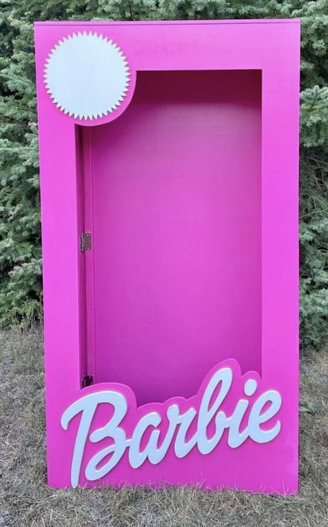 Barbie Box Life Size, Life Size Barbie Box Photo Booths, Barbie Life Size Box, Lifesize Barbie Box Diy, Life Size Barbie Box Photoshoot, Barbie Float Ideas, Lifesize Barbie Box Photo Booths, Barbie Doll Box Photoshoot, Diy Barbie Box Adult Size