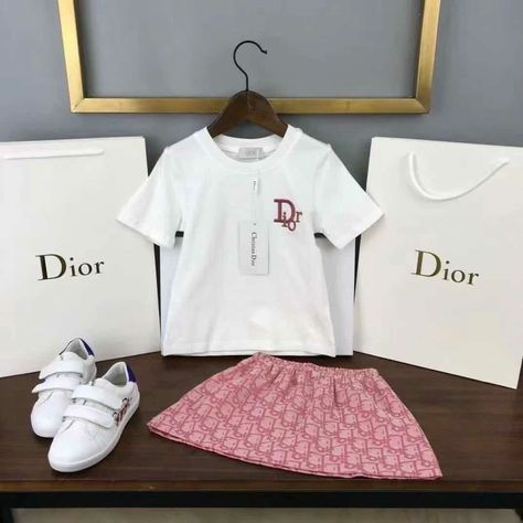 Chanel Kids, Balenciaga Clothes, Dior Kids, Kids Outfits Daughters, Shopping Luxury, Kid Swag, Chloe Bags, Sister Outfits, Designer Handbag