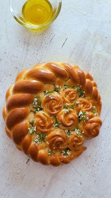 Christmas Focaccia Bread Art, Challah Bread Recipes, Ukrainian Wedding, Naan Recipe, Braided Bread, Cooking Bread, Bread Shaping, Bread Art, Challah Bread