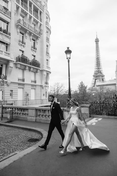 Paris Elopement Photography, Paris Wedding Venue, Paris Engagement Photos, Best Restaurants In Paris, Wedding In Paris, Paris Couple, Paris Elopement, Parisian Wedding, Day In Paris