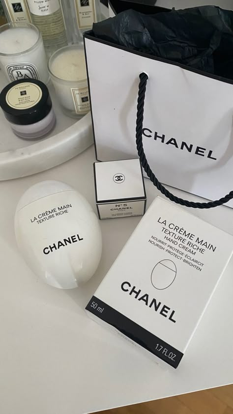 Chanel La Creme Main, Spa Esthetics, Chanel Creme, Channel Aesthetic, Ipad Setup, Aesthetic Gifts, Chanel Cosmetics, Fancy Makeup, Luxury Makeup