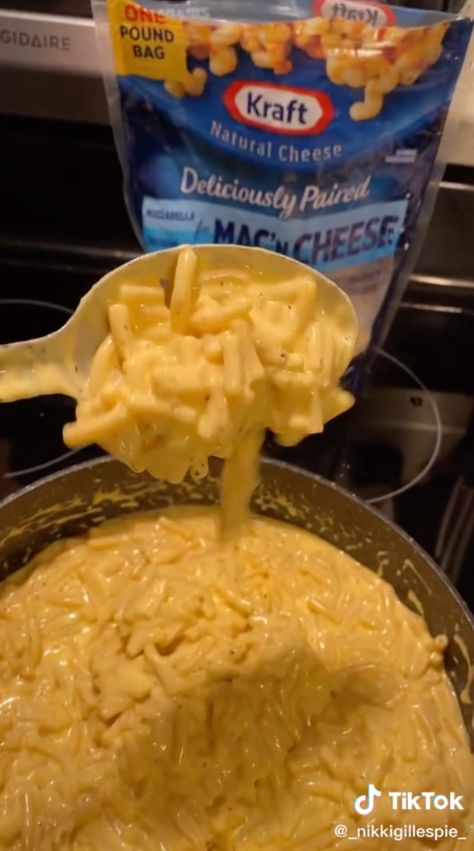 Boxed Kraft Mac And Cheese Recipes, Tiktok Macaroni And Cheese, Box Mac And Cheese In Crockpot, Kraft Mac And Cheese Recipes Copycat, Crockpot Kraft Mac And Cheese, Viral Mac And Cheese, Copycat Kraft Mac And Cheese, Tiktok Mac And Cheese Recipe, Homemade Kraft Mac And Cheese