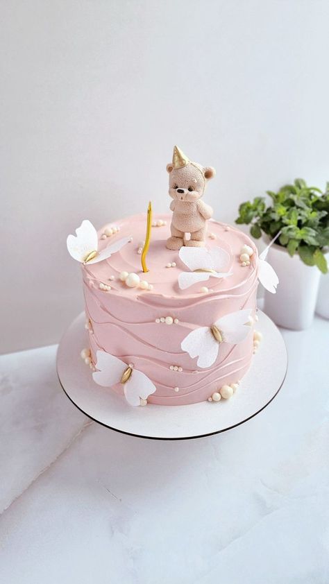 Simple 1st Birthday Cake, First Birthday Cake Girl, First Bday Cake, 1st Birthday Cake Designs, Baby First Birthday Cake, Teddy Bear Cakes, Funny Birthday Cakes, 1st Birthday Cakes, Mini Cakes Birthday