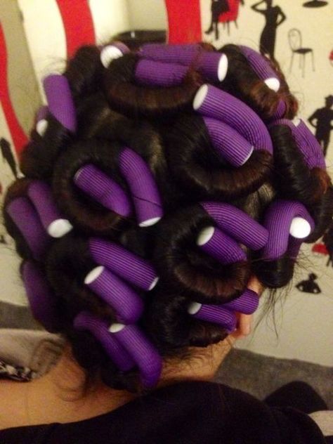 Curlers Hairstyles, Bendy Hair Rollers, Curling Methods, Rollers Tutorial, Curls On Natural Hair, Bendy Rollers, Hair Rollers Tutorial, Tutorial Braids, Headband Curls