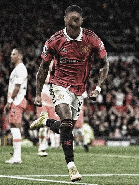 Blurred Face, Football Archives, Hard Photos, Aesthetic Football, Hard Photo, Football Players Photos, Football Images, Marcus Rashford, Lamborghini Cars