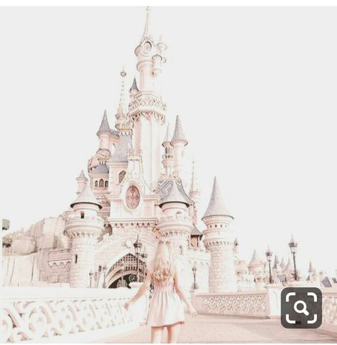 ☆ Amber star ☆ Enchanted Aesthetic, Fairy Tale Aesthetic, Disney Pastel, Pretty Backrounds, French Princess, Disney Lifestyle, Disney Queens, Princess Movies, Kawaii Unicorn