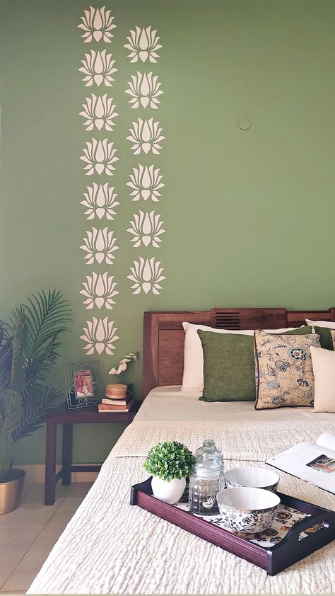 New Wall Painting Ideas, Indian Home Wall Painting Ideas, Living Hall Wall Painting Ideas Indian, Home Paint Colors Interior Indian, Indian Wall Painting Living Rooms, Indian Traditional Bedroom, Wall Paint Designs Bedroom Indian, Wall Painting Ideas Indian, Indian Wall Painting