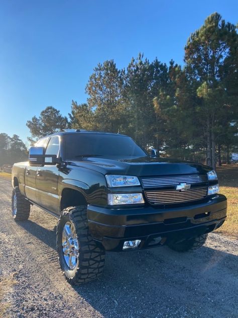 Lifted Cateye Chevy, Cateye Trucks, Duramax Wallpaper, Cat Eye Truck, Cateye Silverado, Cat Eye Chevy, Bubba Truck, Chevy Cateye, Cateye Chevy