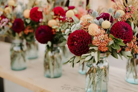 Dahlia Decoration Wedding, Dahlia Wedding Decoration, Fall Wedding Dahlias, Dahlia Wedding Centerpieces Fall, Fall Floral Table Centerpieces, Dahlia Flower Wedding Centerpieces, Dahlia Table Centerpieces, Fall Flower Table Centerpieces, Burgundy Dahlia Centerpiece