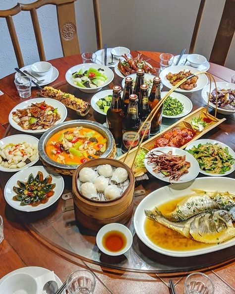 How to prepare a Chinese New Year Feast: sample menus & workflow – Red House Spice Dinner On The Table, Chinese Food Images, Chinese Meals Traditional, Chinese Food Christmas Dinner, Chinese Food Recipe, Chinese Food Astethic, Chinese Food Aethstetic, Chinese Food Aesthics, Chinese Dinner Table