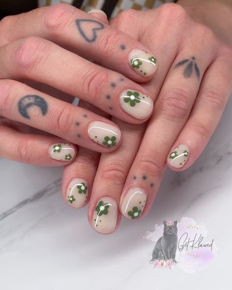 Vintage Pyrex dish vibes on nails? Yes, please! Bringing those retro feels to life one nail at a time. 🥣✨ @lightelegancehq products #nailart #vintageinspo #pyrexlove #shortnails #lebrandambassador #getklawed #480nails #602nails #aznails #nailsmagazine #tempe #nails #nailsofinstagram #nailinspo #independentnailtech #gelx #acrylicnails #gelnails #hardgelnails #hardgel #biabnails Pyrex Nail Art, Pyrex Nails, Vintage Pyrex Dishes, Hard Gel Nails, Tempe Az, Hard Gel, Vintage Pyrex, Nails Magazine, Yes Please