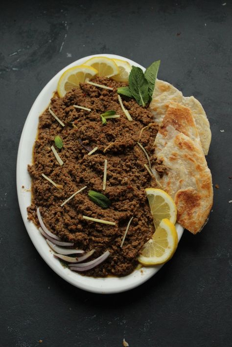 Smoked Ground Beef, Keema Recipe Pakistani, Seekh Kebab Recipes, Beef Keema, Iftar Ideas, Beef Kofta, Keema Recipe, Seekh Kebab, Chicken Keema