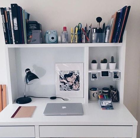 Table Reading, Bedroom Desk, Study Room Decor, Room Goals, Diy Desk, Organization Bedroom, Bedroom Aesthetic, Aesthetic Bedroom, Dream Rooms