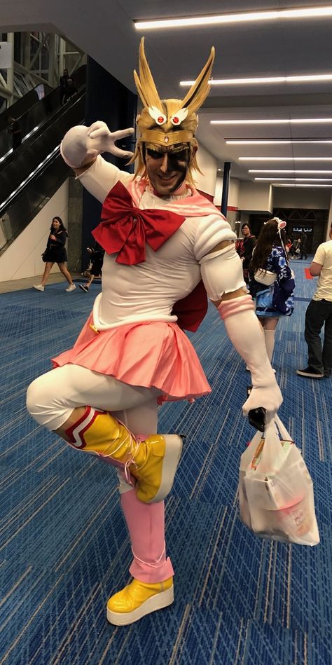 All Might + Sailor Moon= Sailor Might cosplay Mha Sailor Moon, All Might X All Might, Cringy Anime Cosplay, Subtle Anime Cosplay, Mha Cosplay Pictures, Fun Cosplay Ideas, Funny Anime Cosplay, Anime Costumes Ideas, Mha Cosplay Ideas