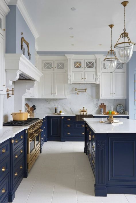 Navy Blue And White Kitchens, Blue Luxury Kitchen, Navy And White Kitchen Ideas, Blue Kitchen Ideas Decor, Blue White And Gold Kitchen, Kitchen Blue Decor, Light Blue And White Kitchen, Dark Blue Kitchen Ideas, White And Blue Kitchen Cabinets