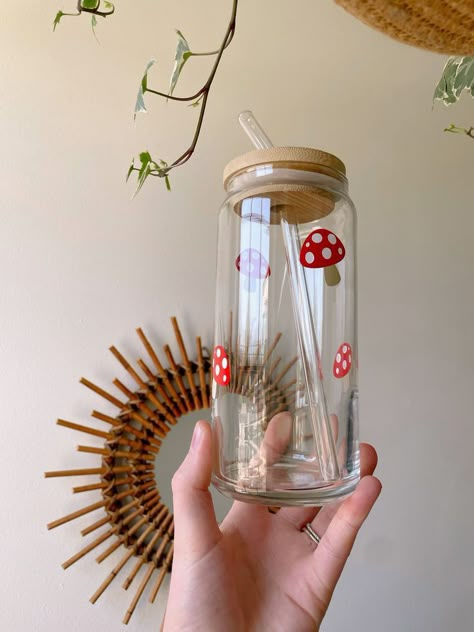 Beer Can Glass Design Mushroom, Mushroom Things To Buy, Ice Coffee Cups Design, Mushroom Things Aesthetic, Summer Cup Ideas, Cute Mushroom Things, Mushroom Glasses, Mushroom Water Bottle, Mushroom Things