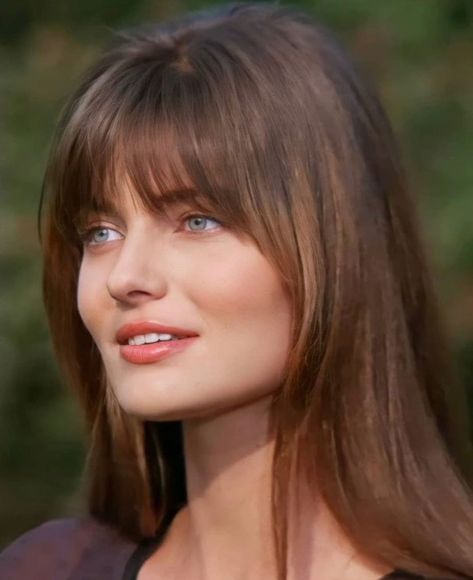 Photo by Endlessly80s 💕 on November 10, 2021. May be a closeup of one or more people. Her Alibi, Paulina Porizkova, Square Face Hairstyles, Choppy Hair, Square Face, Hair Appointment, French Hair, Haircuts Straight Hair, Long Hair With Bangs